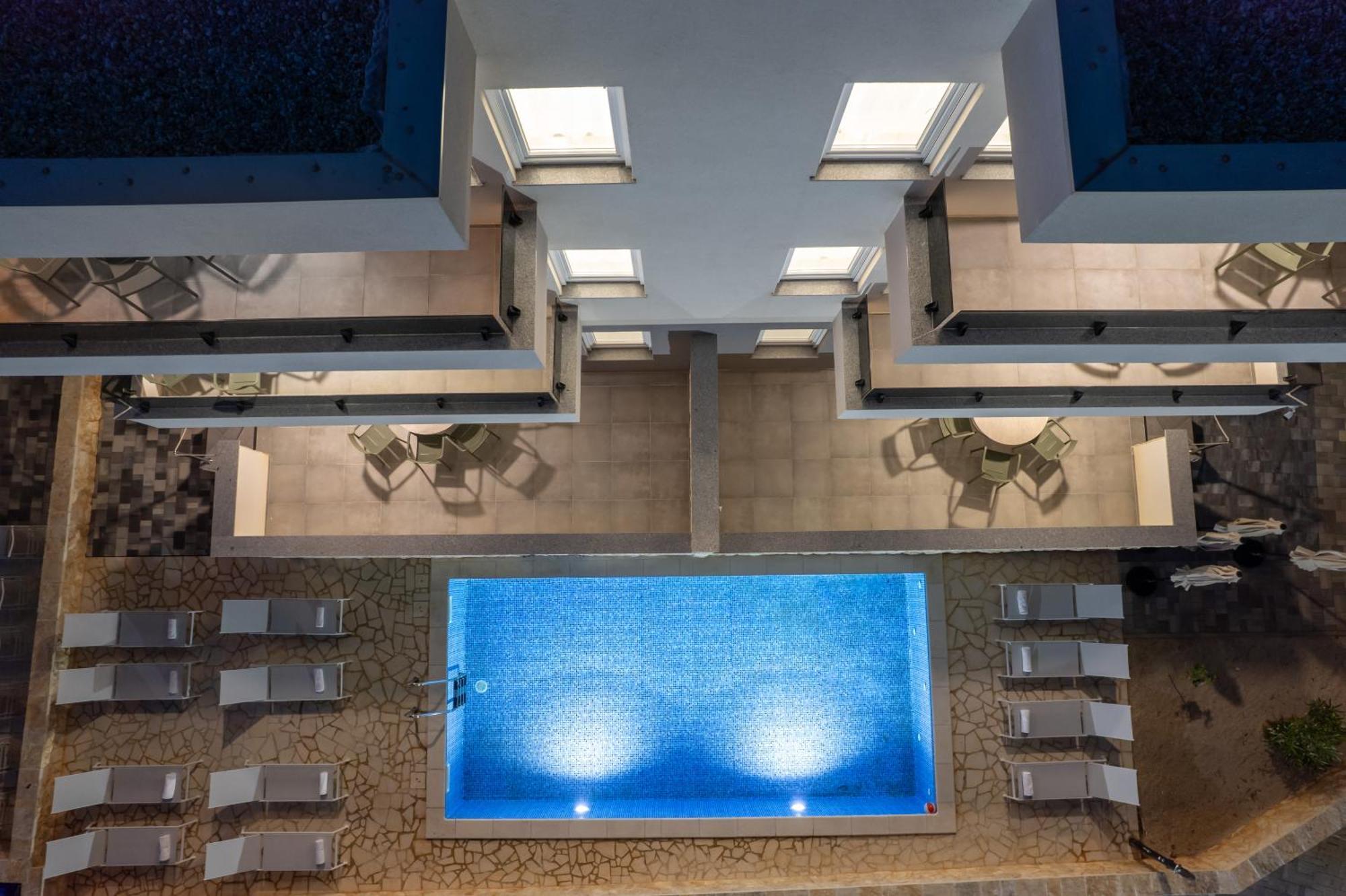 Meridian Pool Residences *
